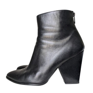 Stuart Weitzman Black Leather Bedford Ankle Bootie Sz 11 Block Heel Pointed Toe